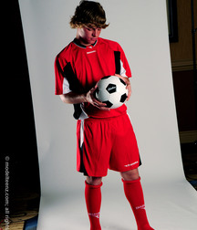 Modelos juveniles de fútbol en jersey rojo Boy Porn GBT 5f18abae68366.jpg