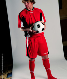 Modelos juveniles de fútbol en jersey rojo Boy Porn GBT 5f18abb34eaa8.jpg