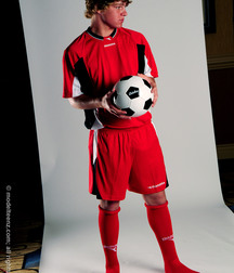 Modelos juveniles de fútbol en jersey rojo Boy Porn GBT 5f18abb7c17d5.jpg