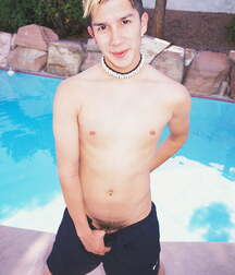 Felix en la piscina boys porn 5f5fc2324703e.jpg