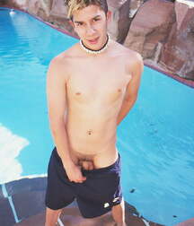 Felix en la piscina boys porn 5f5fc2b358a4c.jpg