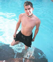 Felix en la piscina boys porn 5f5fc35109d8d.jpg
