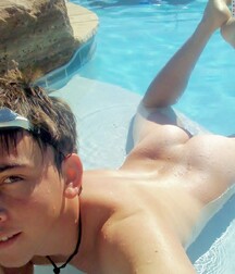 Gay Tube Hot Butts & Briefs 601ee7c76c5cc.jpg