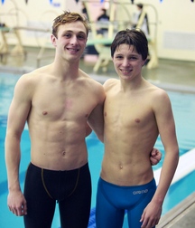 Gay Tube Shirtless Young in piscina 19 5f61d4e15fd9b.jpg
