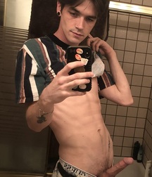 Straight Boys Porn Shows Off His Big Dick 61110ecd2b980.jpg