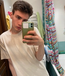 Cute Boys Porn Shows Off His Big Dick