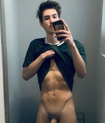 Hot Guys Showing It Off Boys Porn College Selfies 6252ccc67ca07.jpg