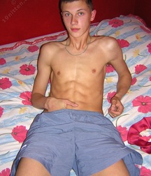 Cute Twink Porn Hunter-3 Gay 5f803d68e67a5.jpg
