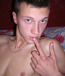 Cute Twink Porn Hunter-3 Gay 5f803d6c0de11.jpg