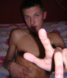 Cute Twink Porn Hunter-3 Gay 5f803d6d8aa46.jpg
