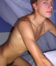 Cute Twink Porn Hunter-2 Gay 5f857f896e897.jpg