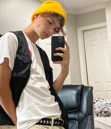 Ethan69's Cute Guys Some Clothed & Some Nude 61dd56ca267b0.jpg