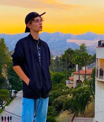 Ethan69's Cute Guys Some Clothed & Some Nude 61dd56d5ab2c0.jpg