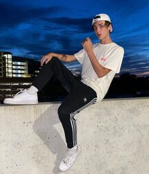 Ethan69's Cute Guys Some Clothed & Some Nude 61dd56dfd0aec.jpg