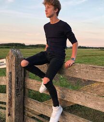 Ethan69's Cute Guys Some Clothed & Some Nude 61dd56e5a5a48.jpg