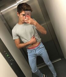 Ethan69's Cute Guys Some Clothed & Some Nude 61dd56eeea51e.jpg