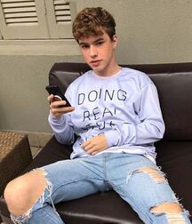 Ethan69's Cute Guys Some Clothed & Some Nude 61dd570e15510.jpeg