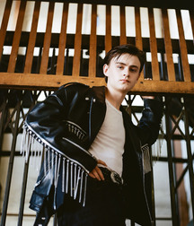 Boy Idols: Jaeden Martell (Actor) 5f1be1a2eb83b.jpg