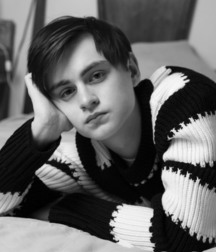 Boy Idols: Jaeden Martell (Actor) 5f1be1f919be3.jpg