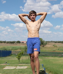 Jugando con la pelota twink tube 61a3766b6faf3.jpg