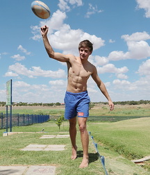 Jugando con la pelota twink tube 61a37686bd035.jpg