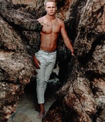 Shirtless model gay tube 5f271dc1f2cfe.jpg