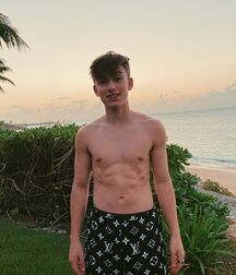 Johnny B Good Gay Tube 5f676acfdbd80.jpg