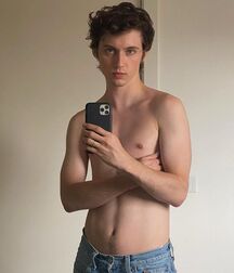 That Troye Boy... 5f8affe6b287f.jpg