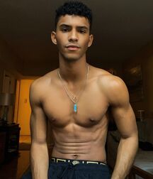 The Diaz Twins... 5fd81315304ea.jpg