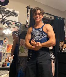 Noah U!!  6012119dce69d.jpg