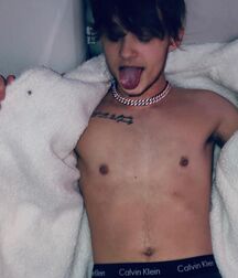 Trans Man Justin... 60176bcaf26e3.jpg