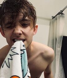 Trans Man Justin... 60176bd70d0cb.jpg
