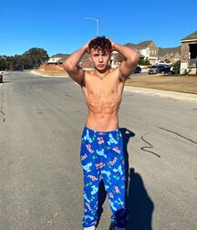 Latino Heat!!  60186b9e3f9e8.jpg