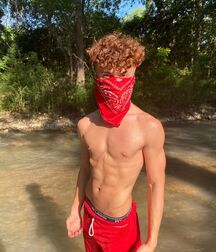 Latino Heat!!  60186bb605c31.jpg