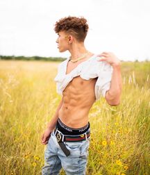Latino Heat!!  60186bdd6db20.jpg