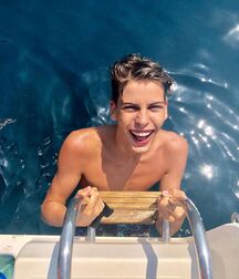 B-day Boy Arnau!!  601959ab9d1b0.jpg