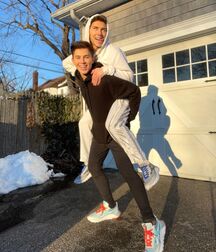 Twin Twinks!!  602c2fd3ab289.jpg