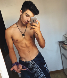 Model Boy Naim!!  603bbc4f11c02.jpg