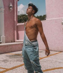 Model Boy Naim!!  603bbc96e6391.jpg