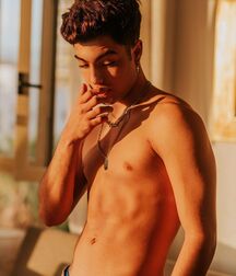 Model Boy Naim!!  603bbc988d17e.jpg
