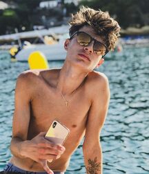 Model Boy Kike!! 603bcd8237a58.jpg