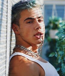 Gay N Beefy Aaron!!  60437826578a5.jpg