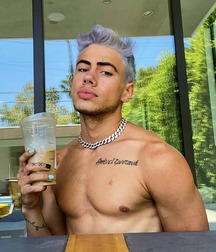 Gay N Beefy Aaron!!  60437839bc2ea.jpg