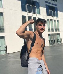 Gay N Beefy Aaron!!  60437845c366e.jpg