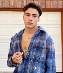 Gay N Beefy Aaron!!  6043784a07d2f.jpg