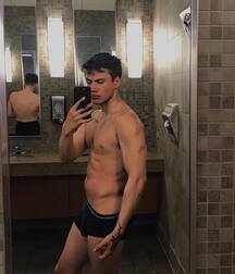 Gay N Beefy Aaron!!  6043785b08bf7.jpg