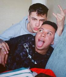 Gay N Beefy Aaron!!  604378642e5dc.jpg