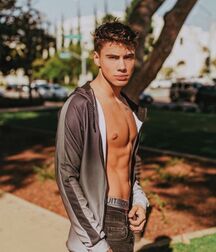 Gay N Beefy Aaron!!  6043786c8a66a.jpg