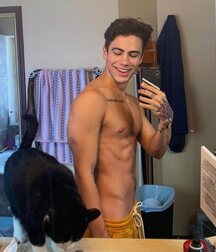 Gay N Beefy Aaron!!  6043786e4ab1d.jpg