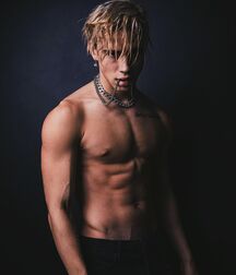 Gay N Beefy Aaron!!  604378768f9d7.jpg